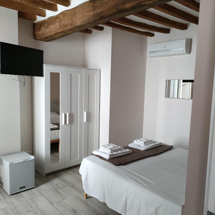 Residenza Borgo Guazzo Hotel ปาร์มา ภายนอก รูปภาพ